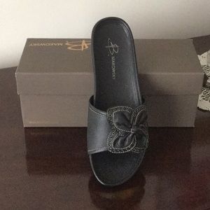 B Makowsky Sandals